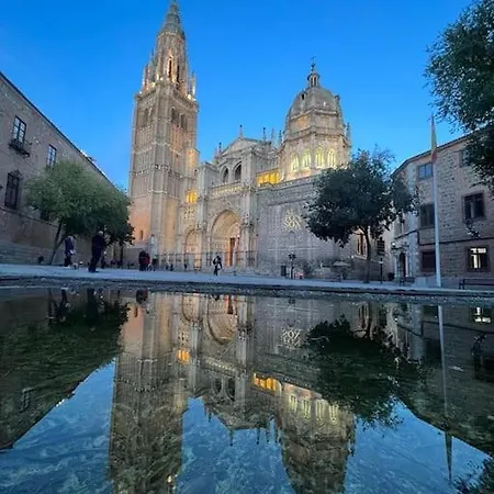 Callejon Del Greco Parking Free Junto A La Catedral